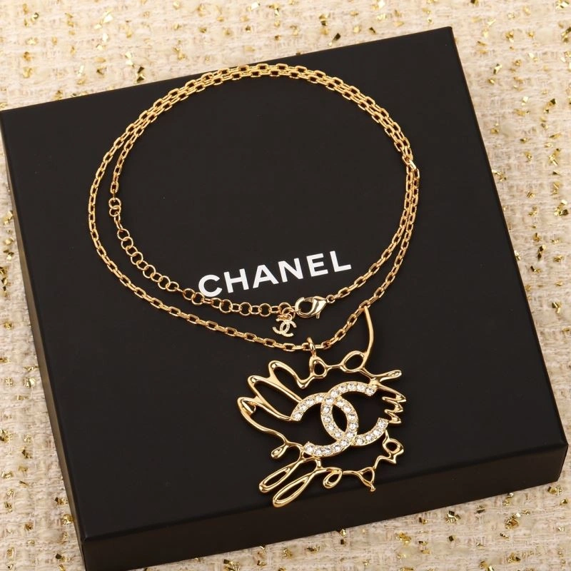 Bold Chanel Brooches 231913