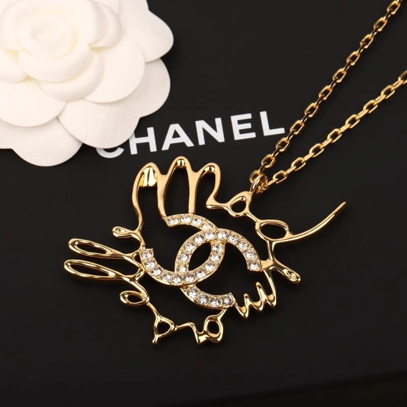 Bold Chanel Brooches 231913