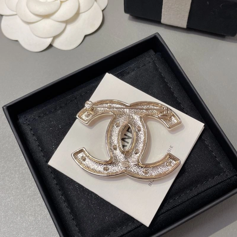 Chanel Brooches Elegant 231901