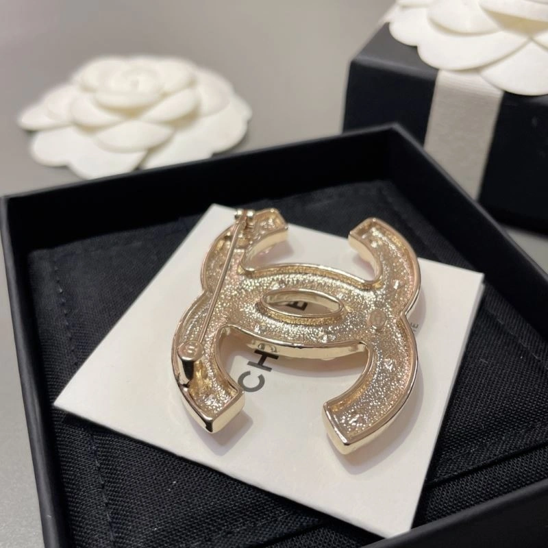 Chanel Brooches Elegant 231901