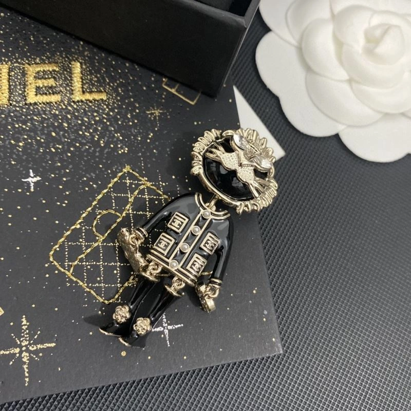 Fashionable Chanel Brooches 231900