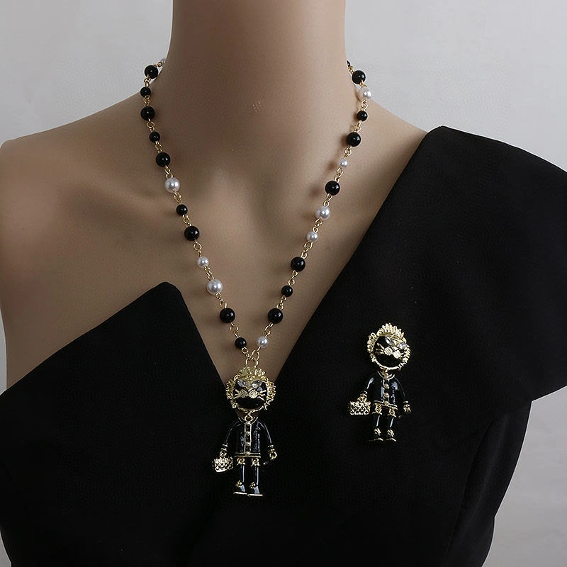 Fashionable Chanel Brooches 231900