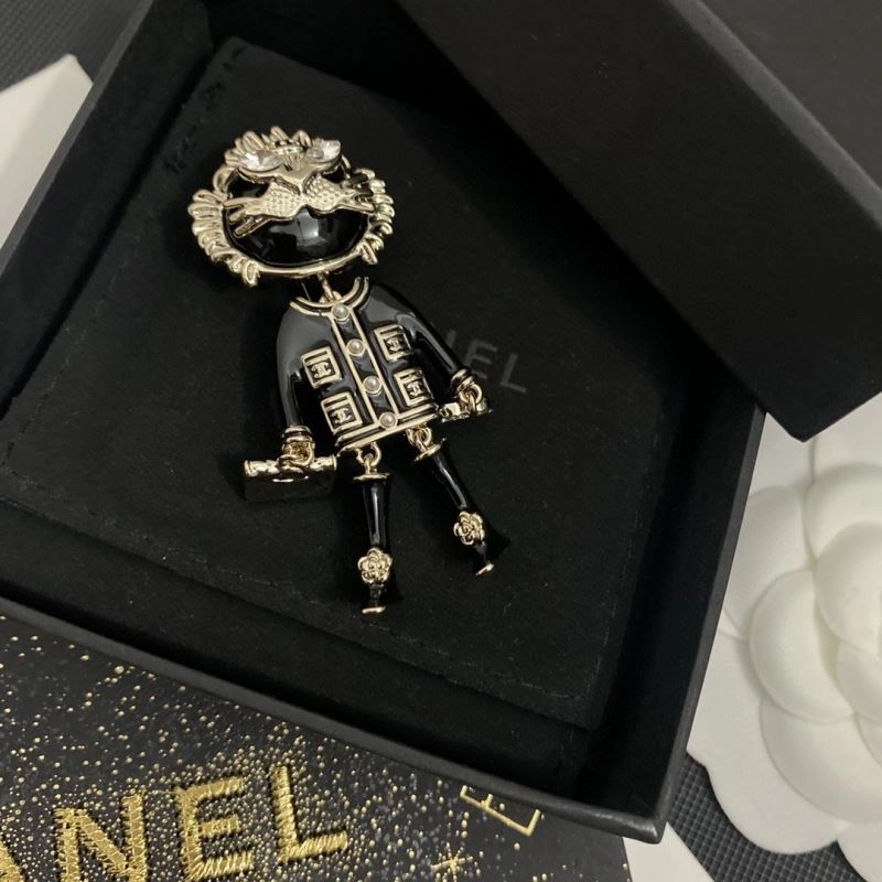 Fashionable Chanel Brooches 231900