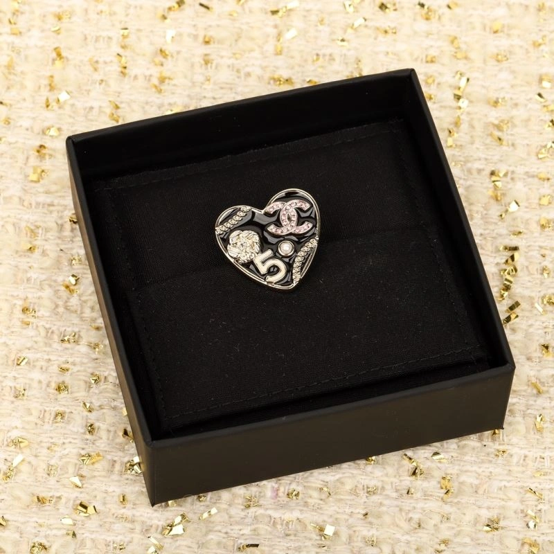 Affordable Chanel Brooches 231866