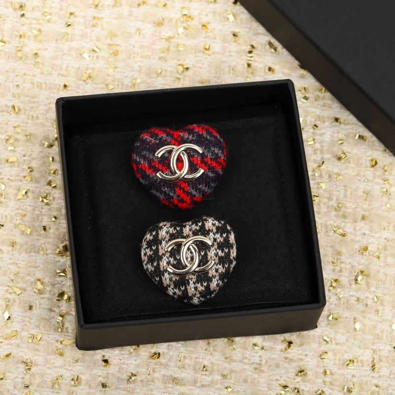 Chanel Brooches Affordable 231891