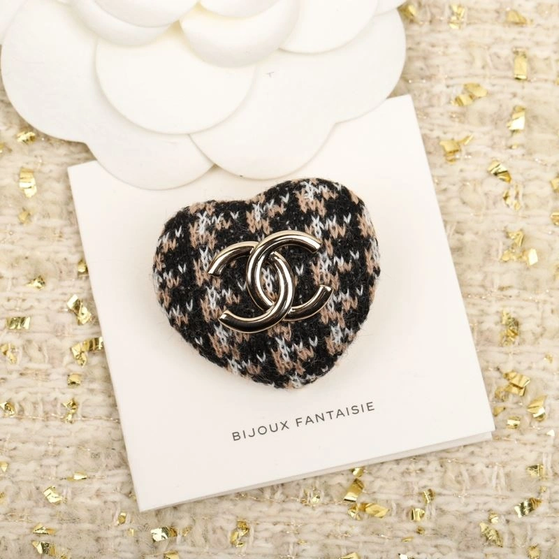Chanel Brooches Affordable 231891
