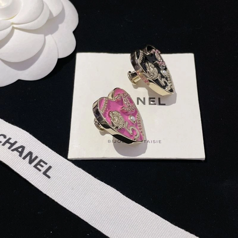 Chanel Brooches Resilient 231854