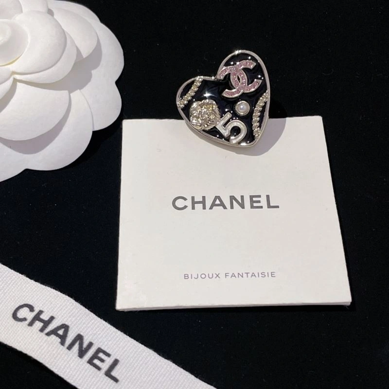 Chanel Brooches Resilient 231854