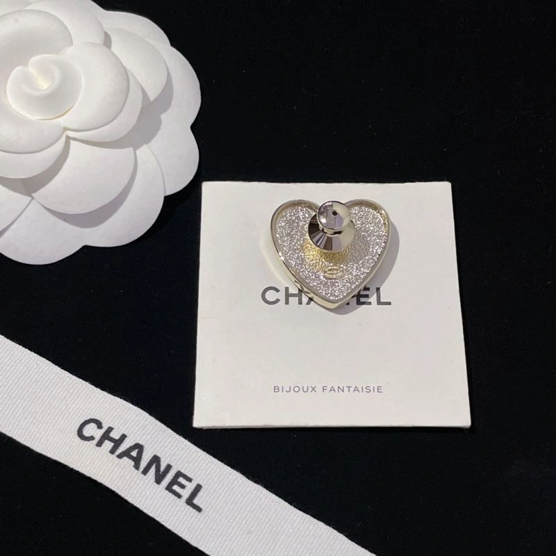 Chanel Brooches Resilient 231854
