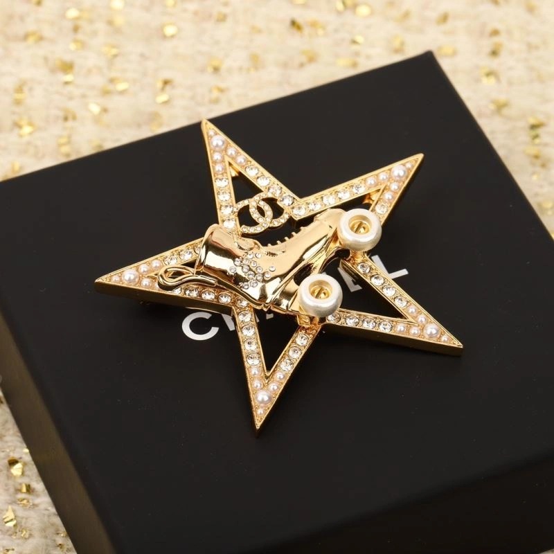 Sophisticated Chanel Brooches 231856