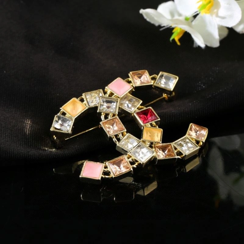 Chanel Brooches Affordable 230287
