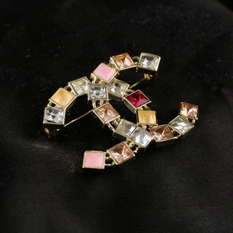 Chanel Brooches Affordable 230287