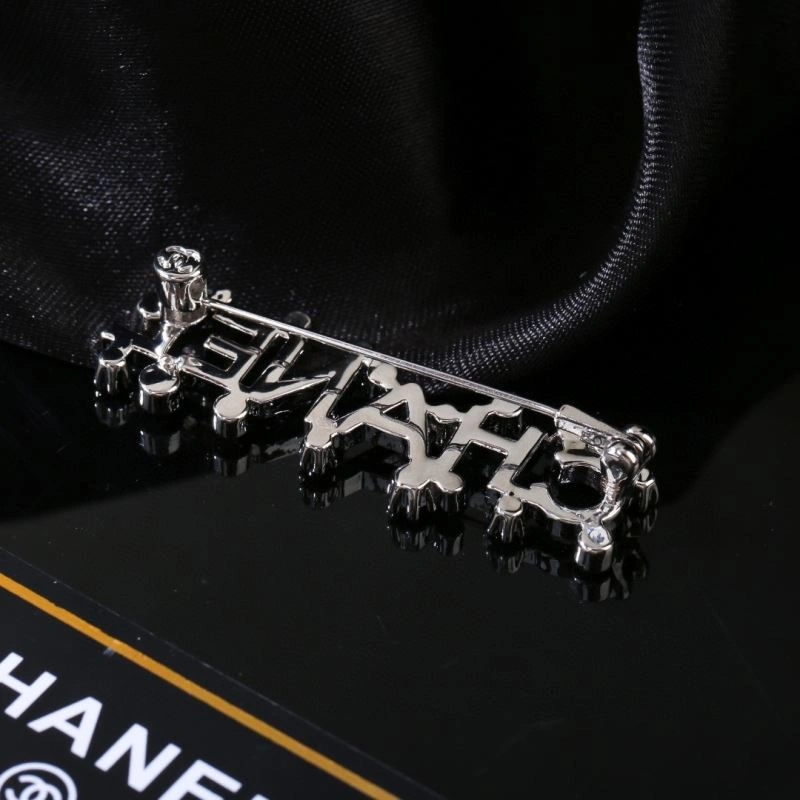 Unisex Chanel Brooches 230318