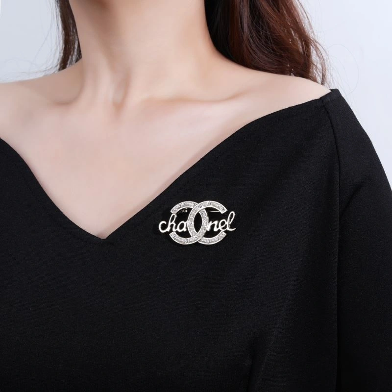 UrbanStyle Chanel Brooches 230285