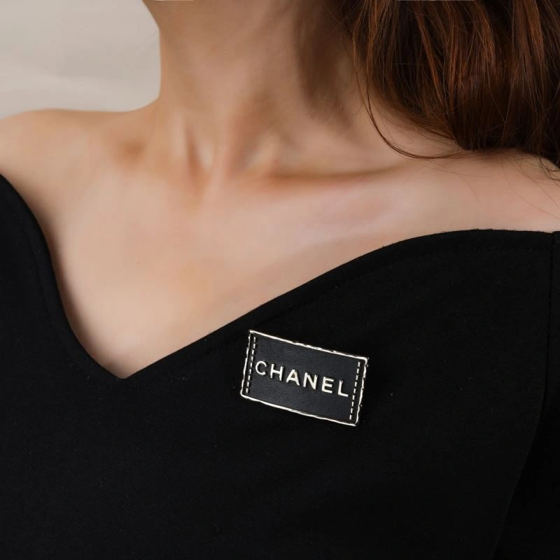 Chanel Brooches Lightweight 230297