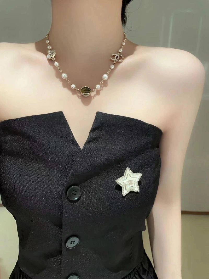 HighPerformance Chanel Brooches 230279