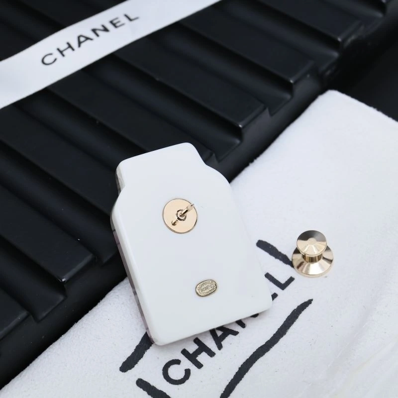 Chanel Brooches StreetReady 230292