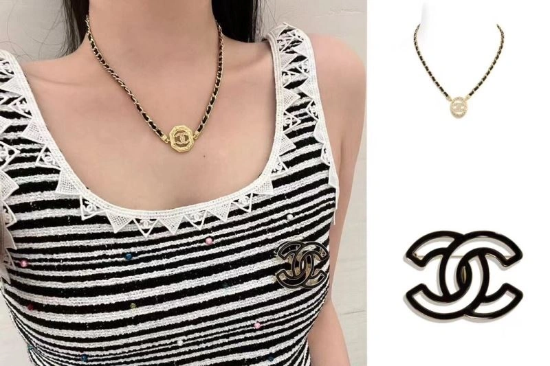 Chanel Brooches Functional 230304