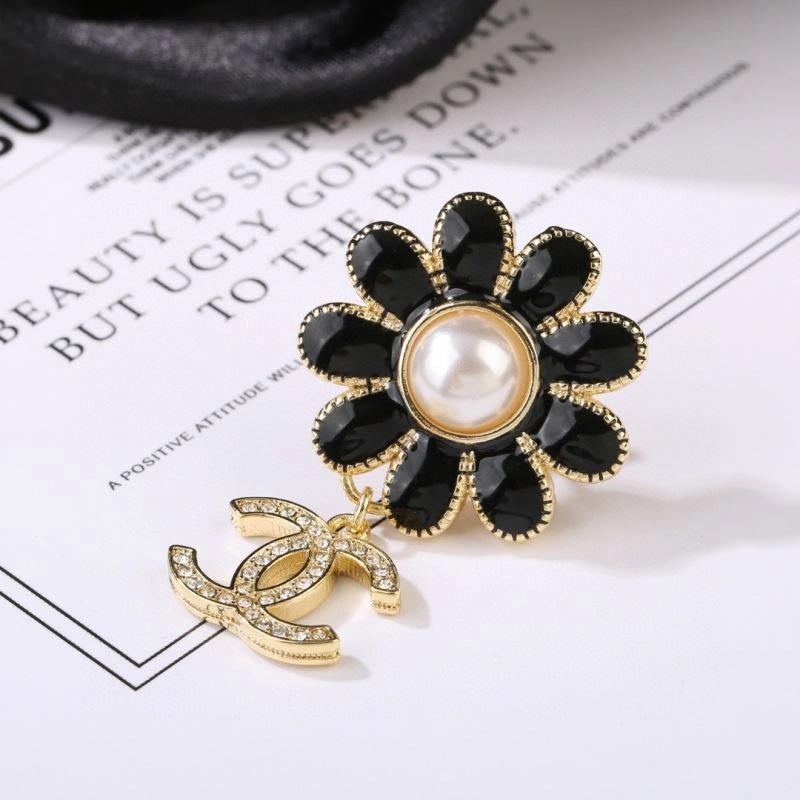 Chanel Brooches OnTrend 230266