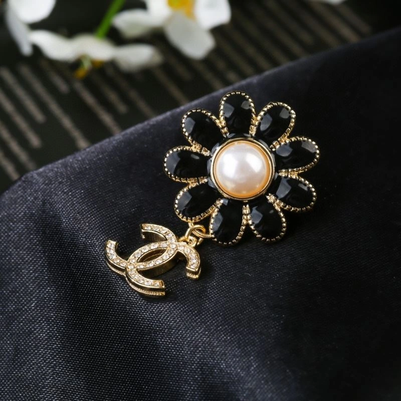 Chanel Brooches OnTrend 230266