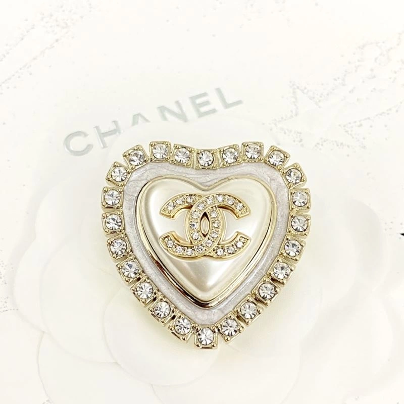 Refined Chanel Brooches 230267