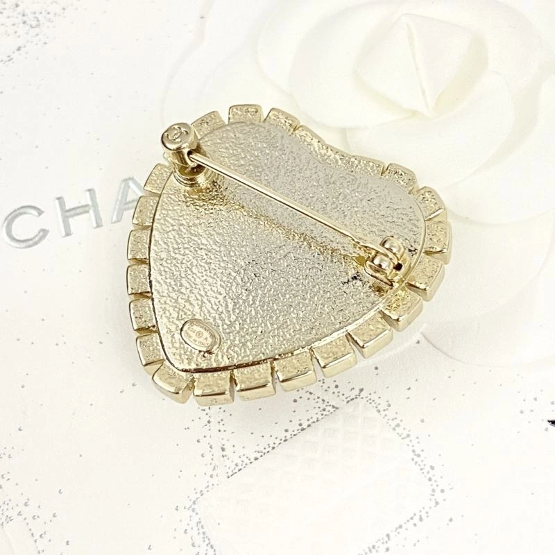Refined Chanel Brooches 230267