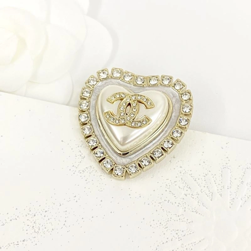 Refined Chanel Brooches 230267