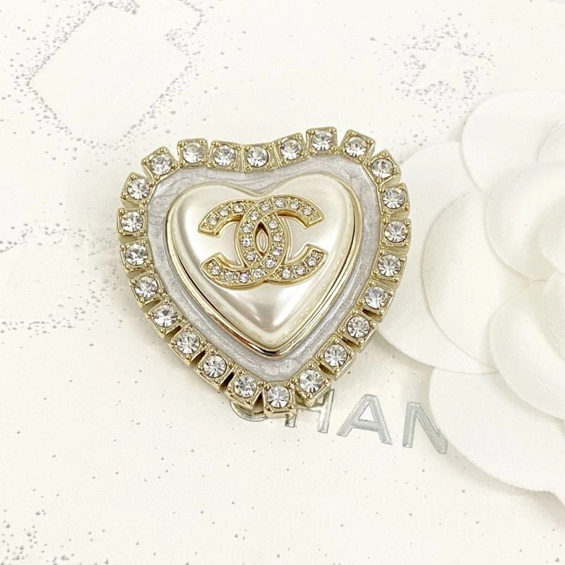 Refined Chanel Brooches 230267