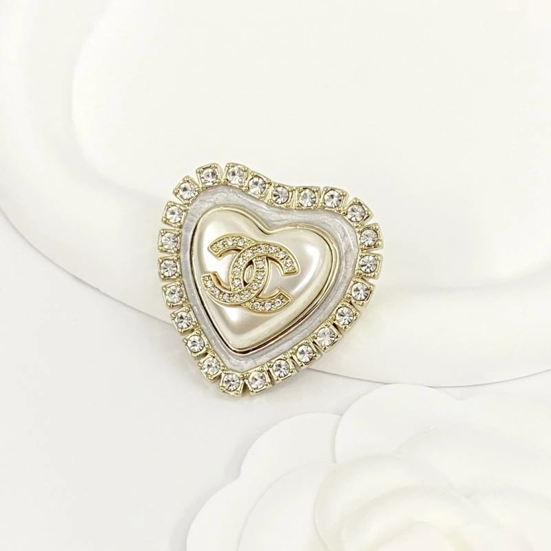 Refined Chanel Brooches 230267