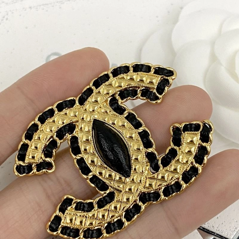 Durable Chanel Brooches 230272