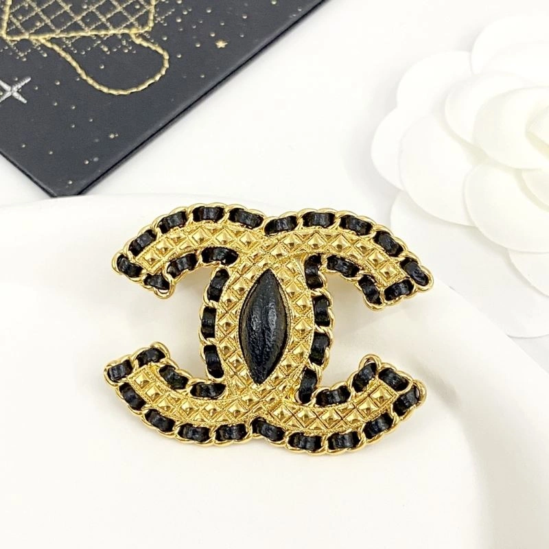 Durable Chanel Brooches 230272