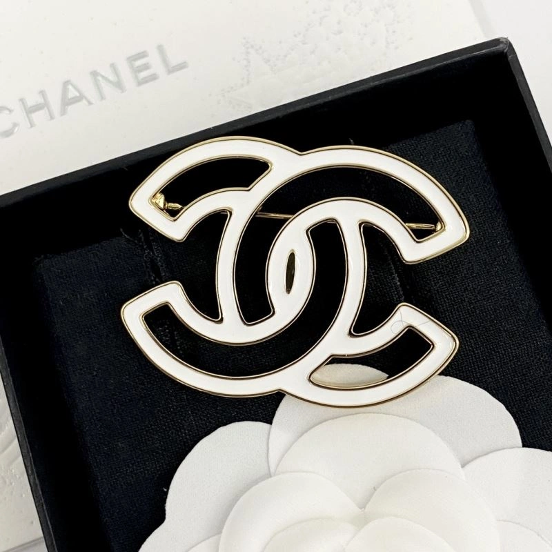 Chanel Brooches Casual 230271