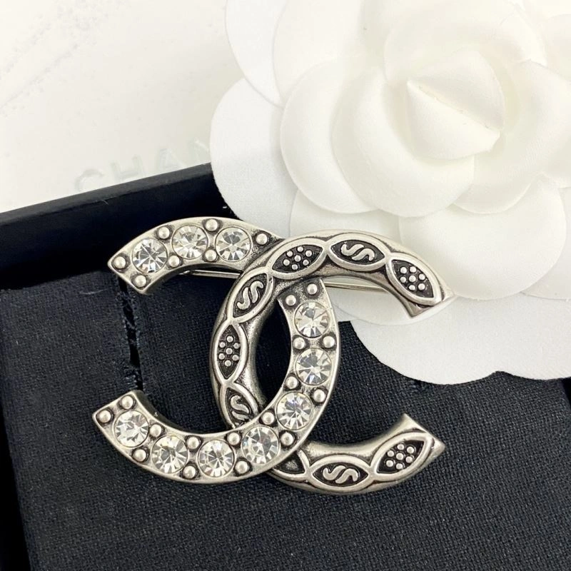 Chanel Brooches Affordable 230324
