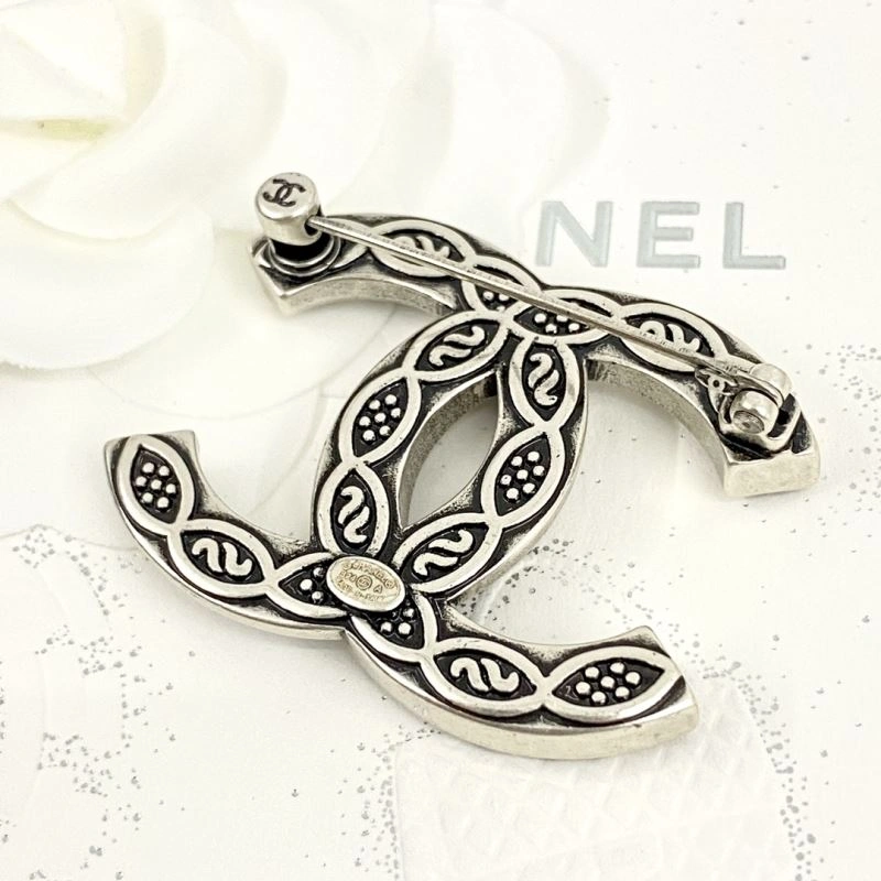 Chanel Brooches Affordable 230324