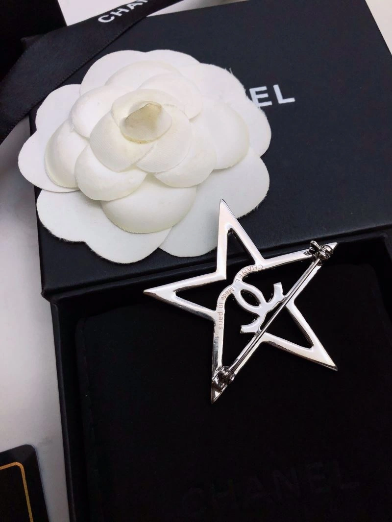 Chanel Brooches Colorful 230359