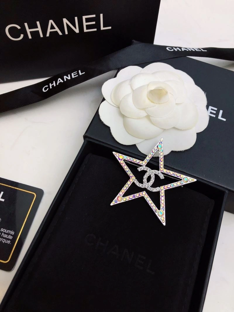 Chanel Brooches Colorful 230359
