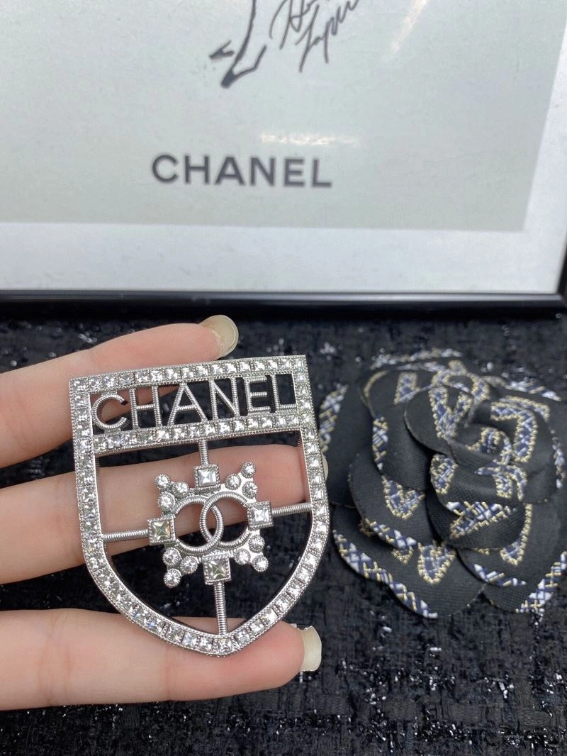Chanel Brooches AllSeason 230259