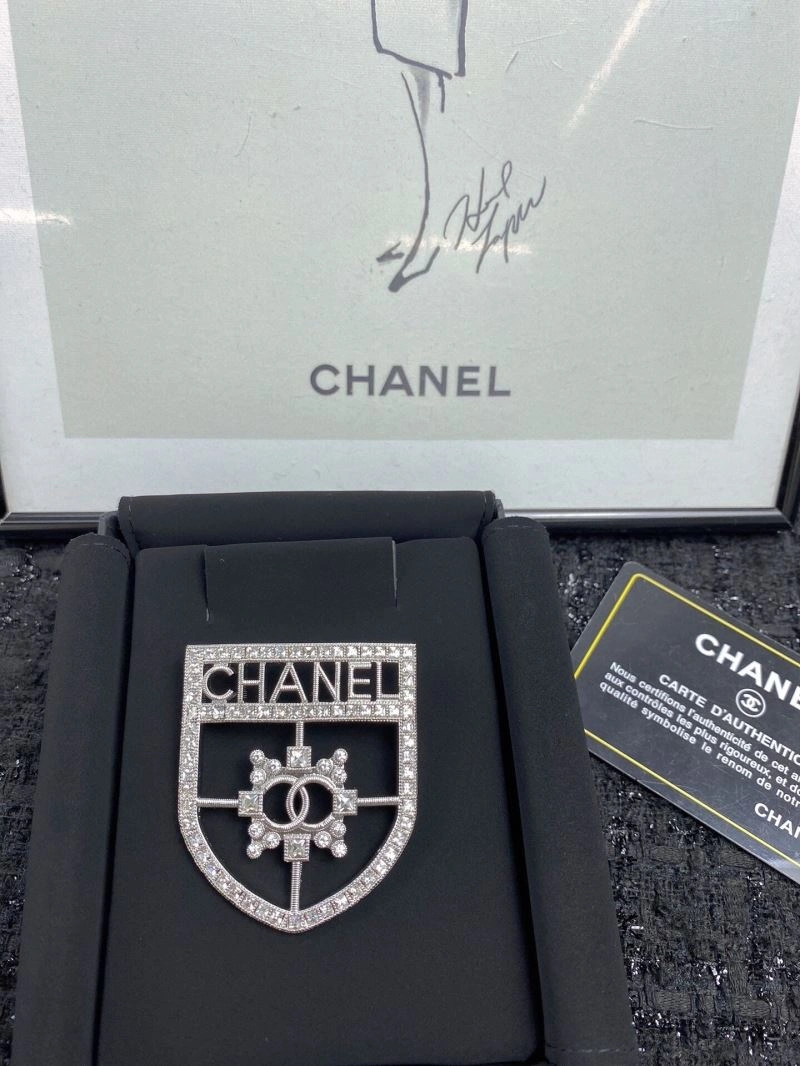 Chanel Brooches AllSeason 230259
