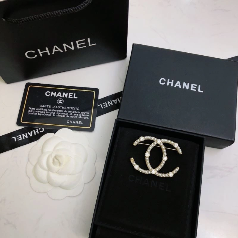 FastDry Chanel Brooches 230327