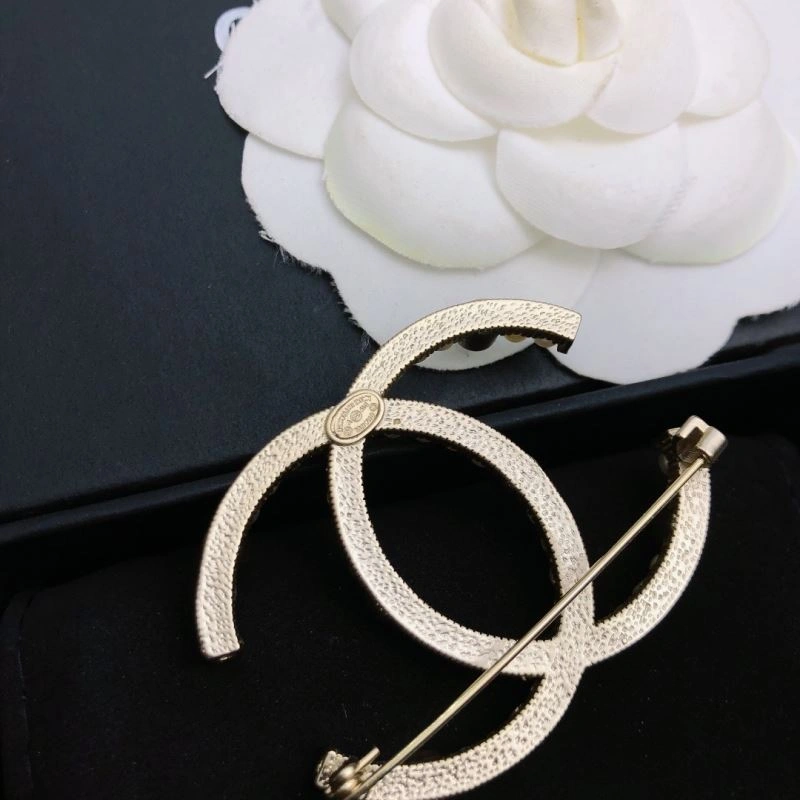 FastDry Chanel Brooches 230327