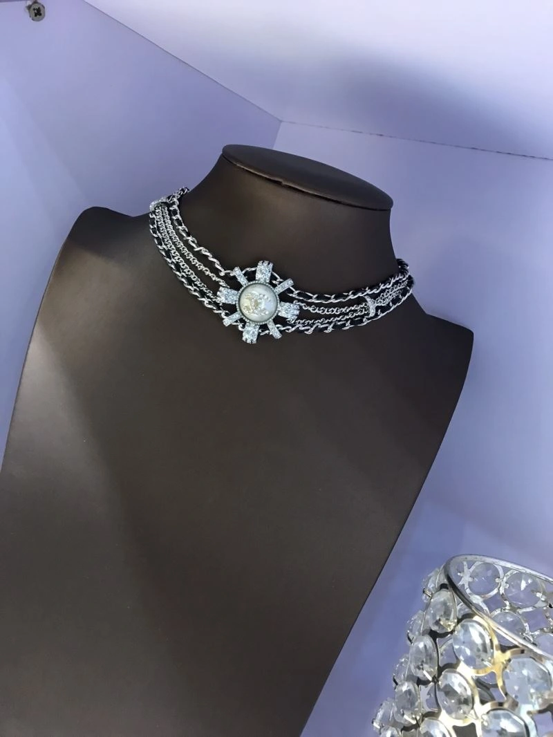 Youthful Chanel Brooches 230261
