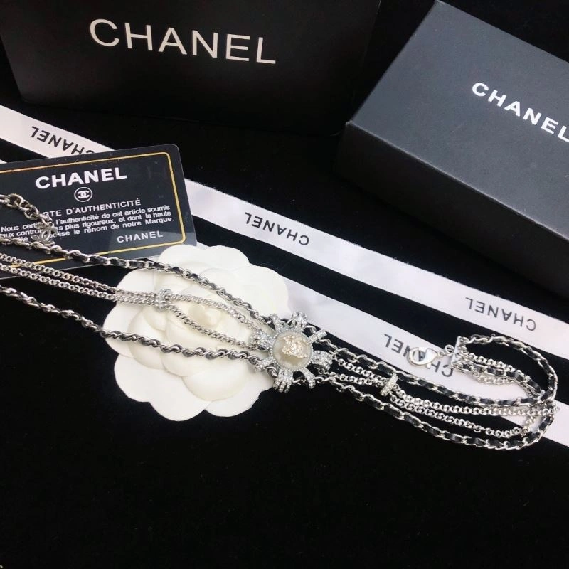 Youthful Chanel Brooches 230261