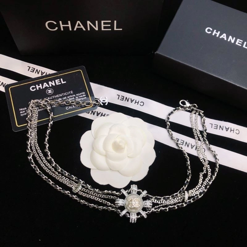 Youthful Chanel Brooches 230261
