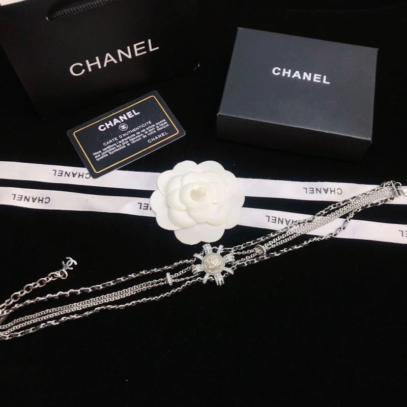 Youthful Chanel Brooches 230261