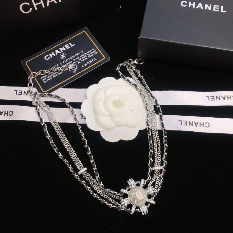 Youthful Chanel Brooches 230261