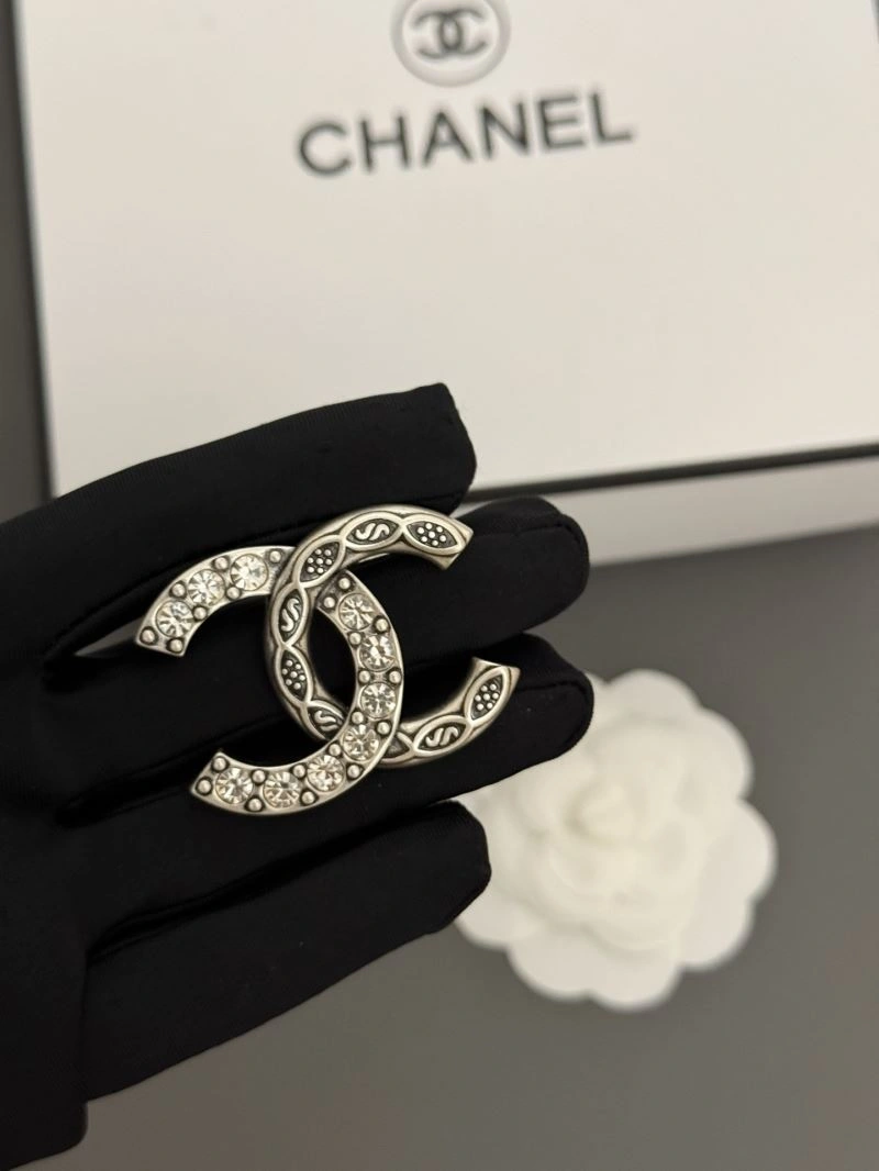 Chanel Brooches Trendsetting 230275