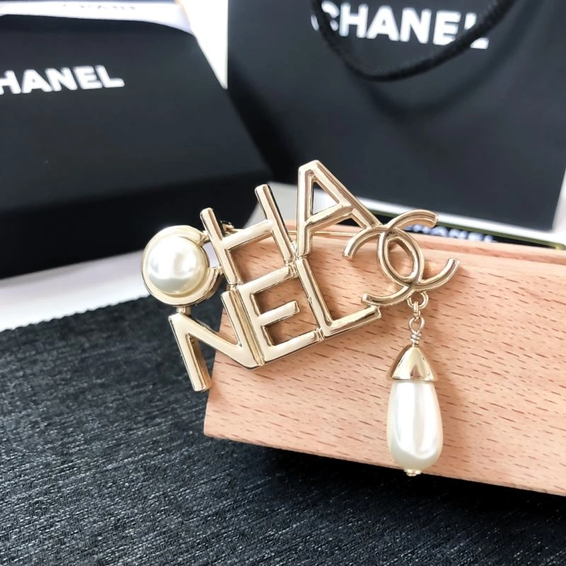 WellDesigned Chanel Brooches 230246
