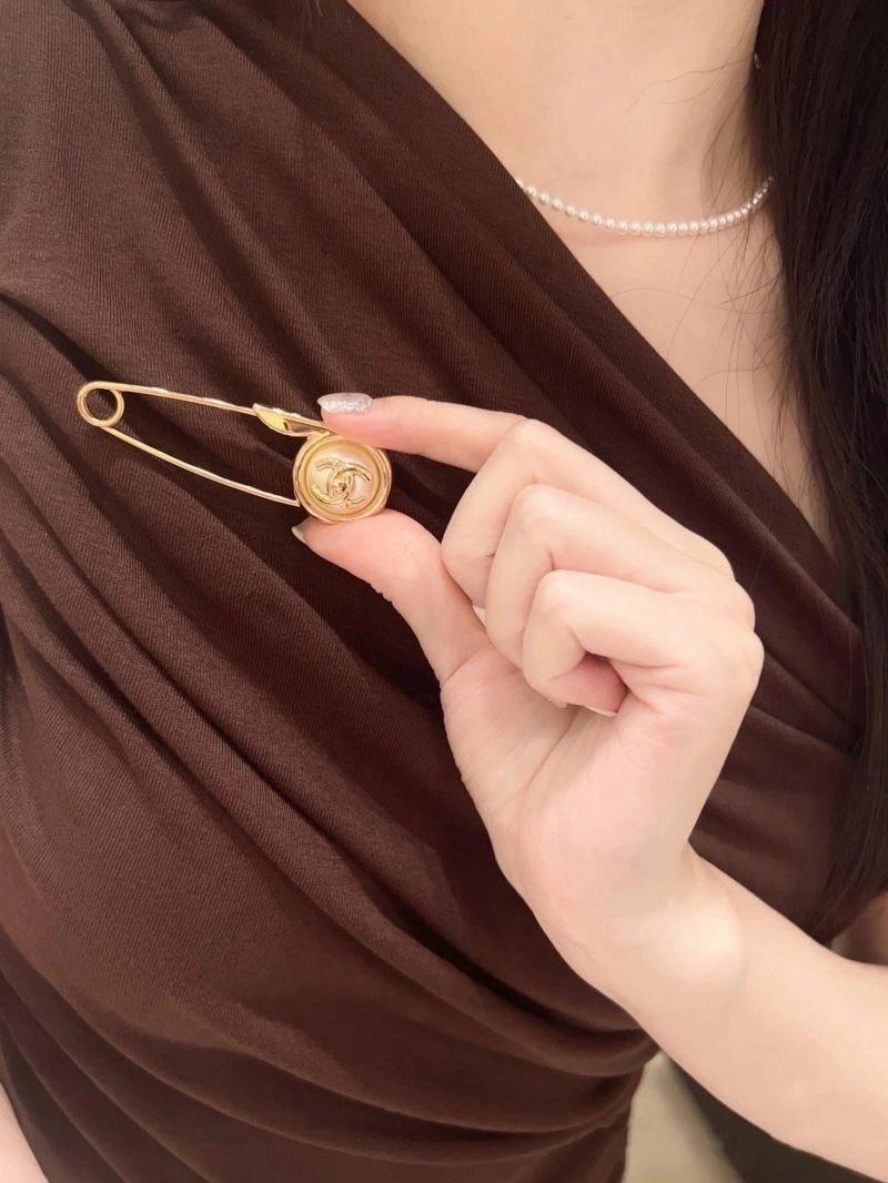 SportInspired Chanel Brooches 230250