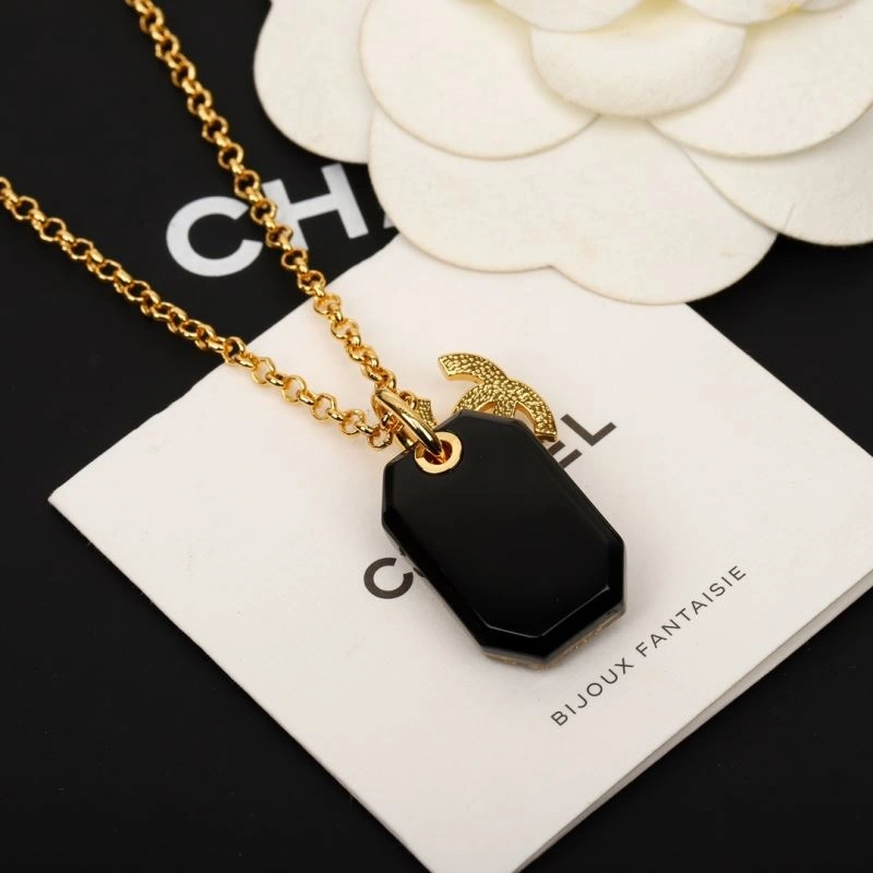 FashionForward Chanel Brooches 230299
