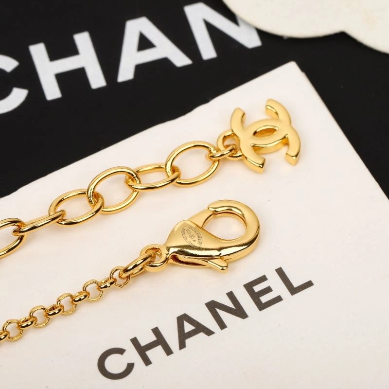 FashionForward Chanel Brooches 230299